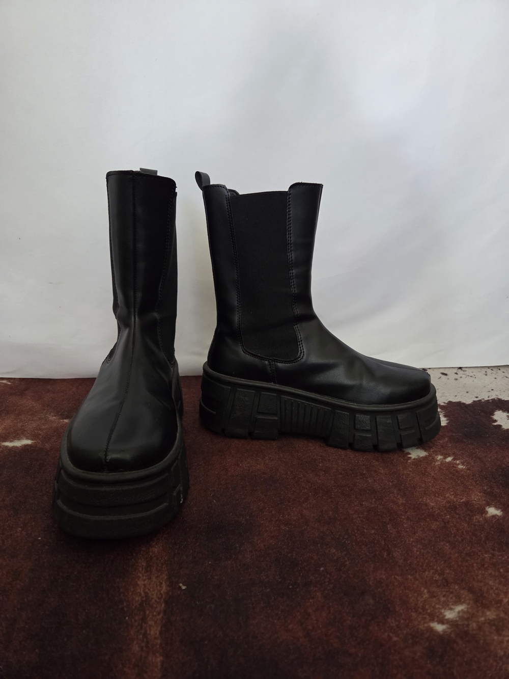 Asos Design Chunky Platform Black Chelsea Boots Size 7